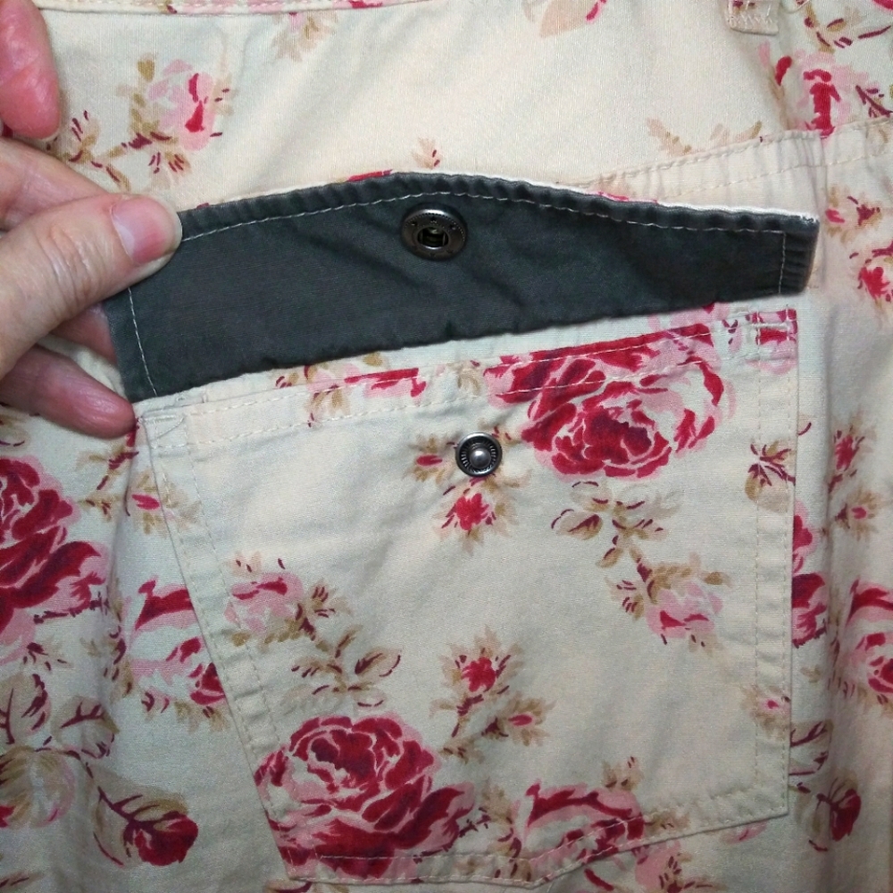 3/$18 Vtge. Izod Rose Print Tan Chino Cottagecore Style High Waist Pencil Skirt - Picture 5 of 8
